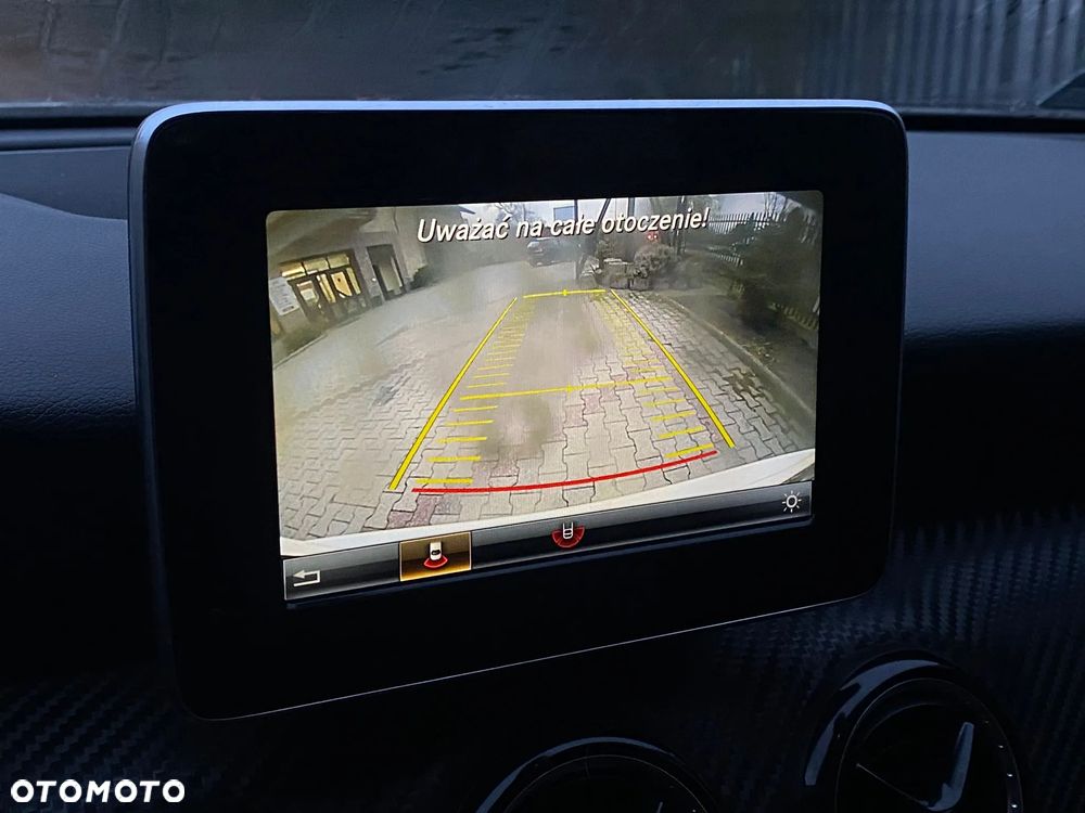 Mercedes-Benz GLA 200 d 7G-DCT - 20