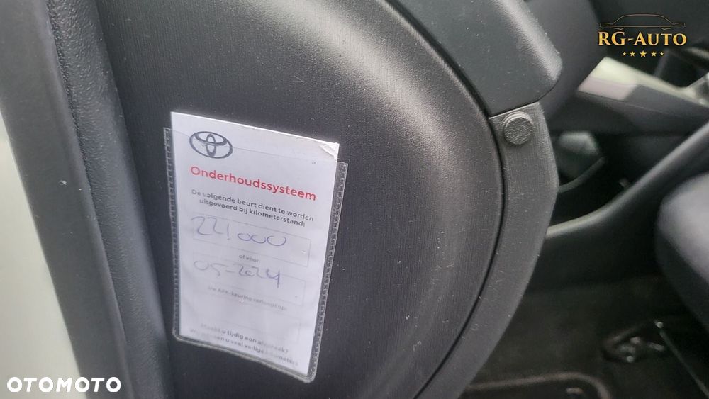 Toyota Prius - 22