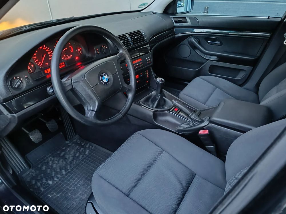 BMW Seria 5 - 36