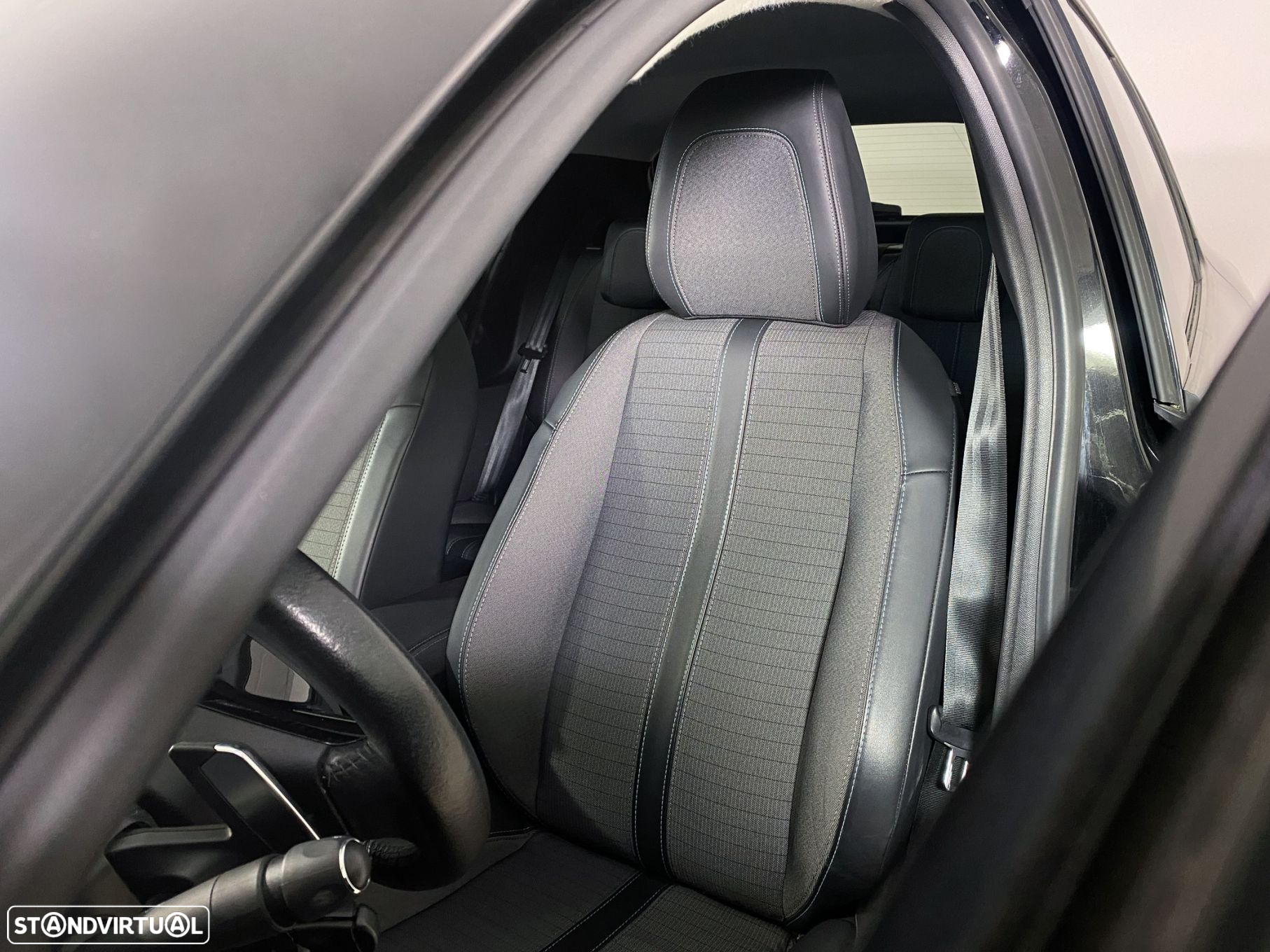 Peugeot 208 1.2 PureTech Allure Pack EAT8 - 18