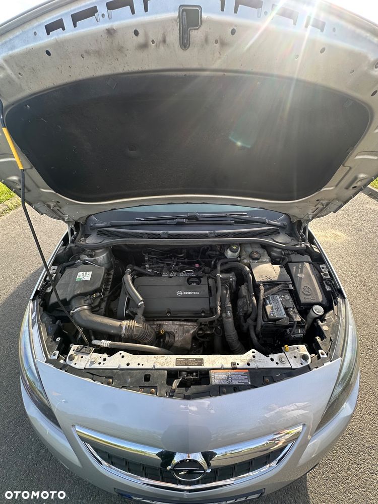 Opel Astra 1.6 T Cosmo - 15