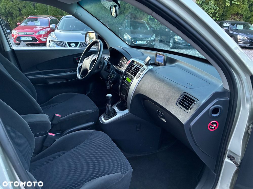 Hyundai Tucson 2.0 2WD GLS Navi - 12