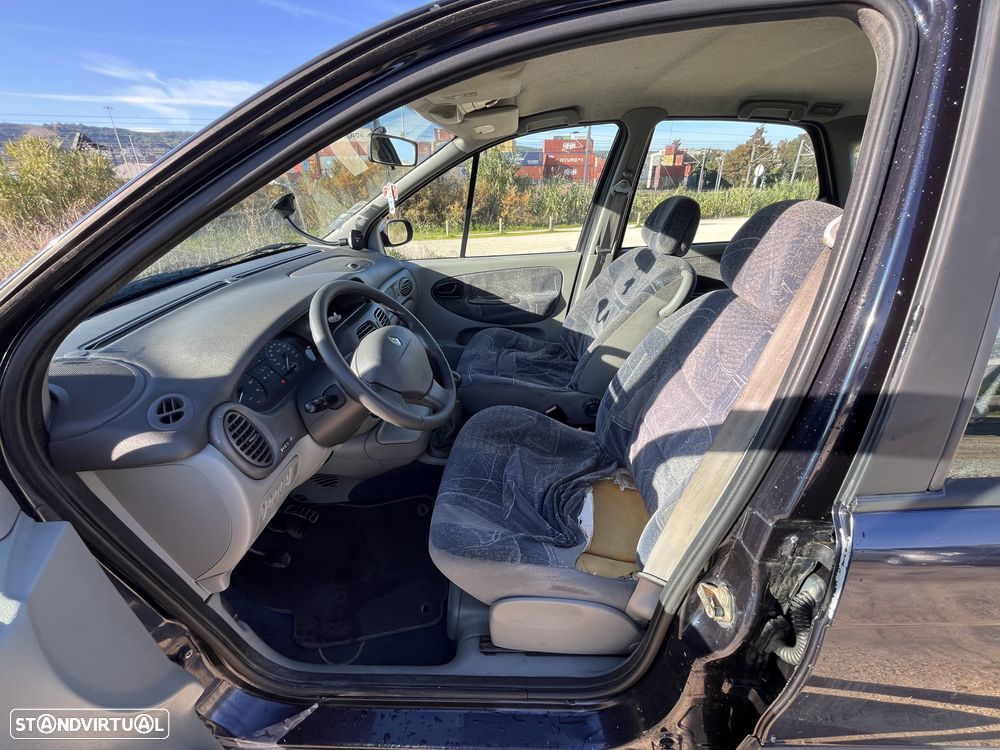 Renault Scénic 1.4 16V - 10