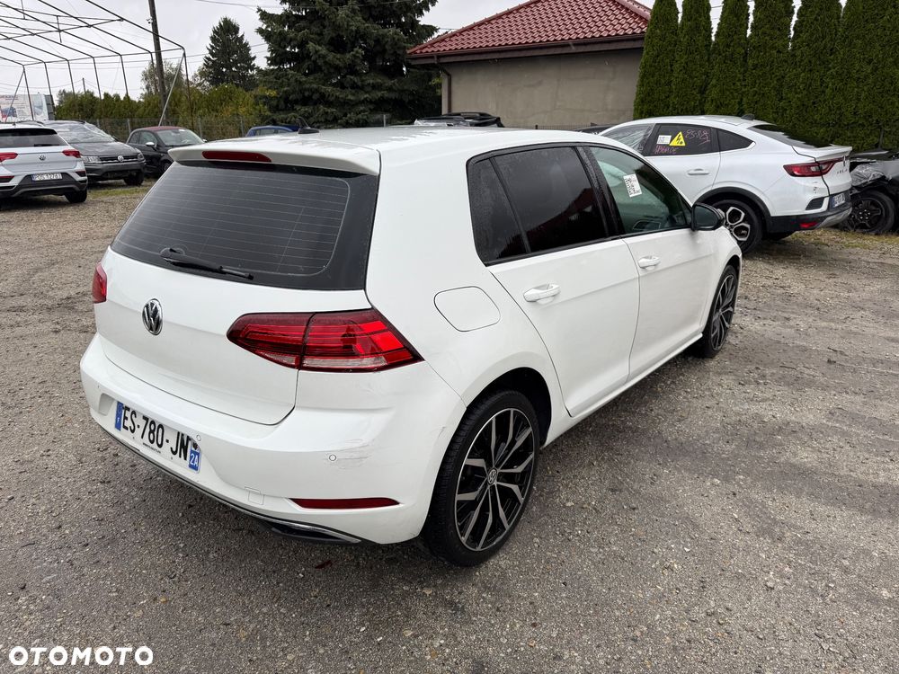 Volkswagen Golf - 2