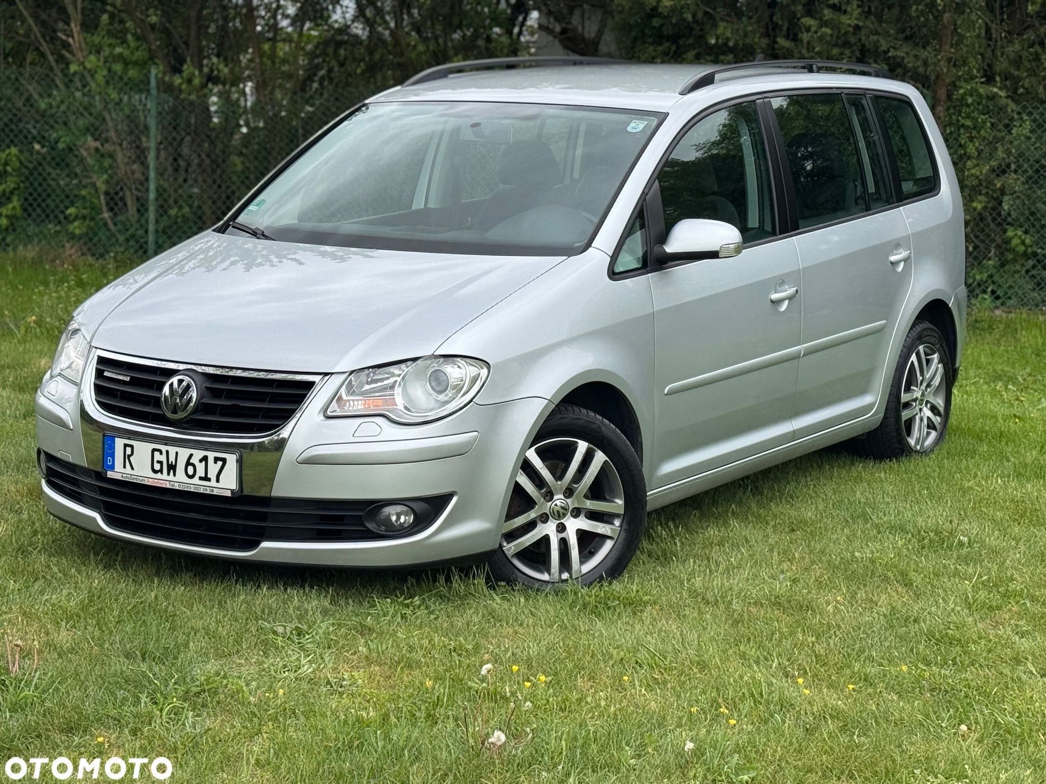 Volkswagen Touran 1.9 TDI DPF Blue Motion Highline - 1