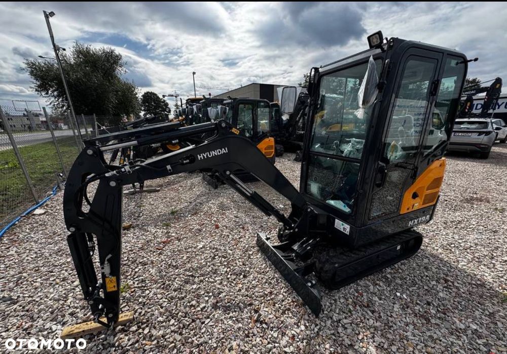 Hyundai HX19A - 4