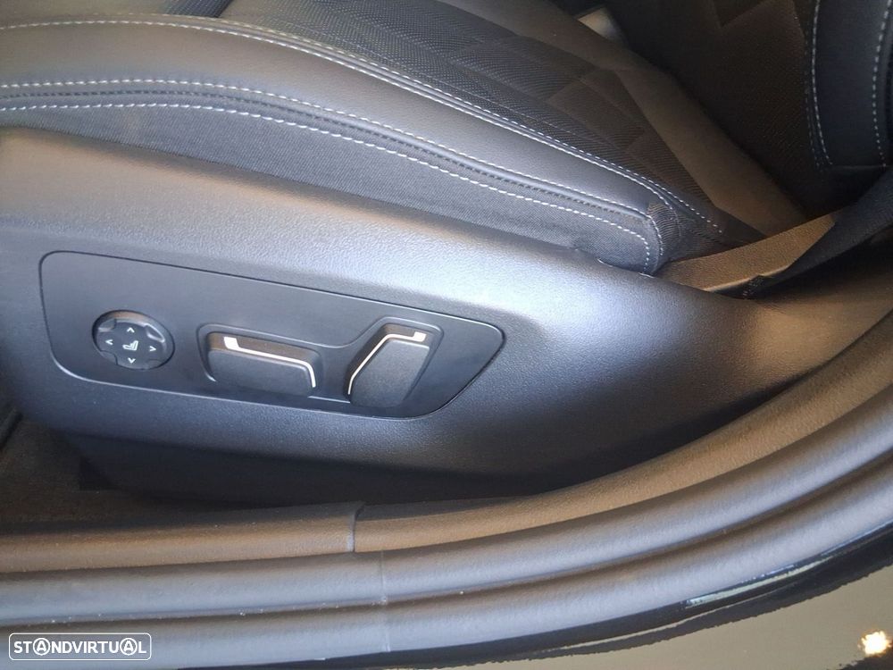 BMW 530 e Pack Desportivo M - 13