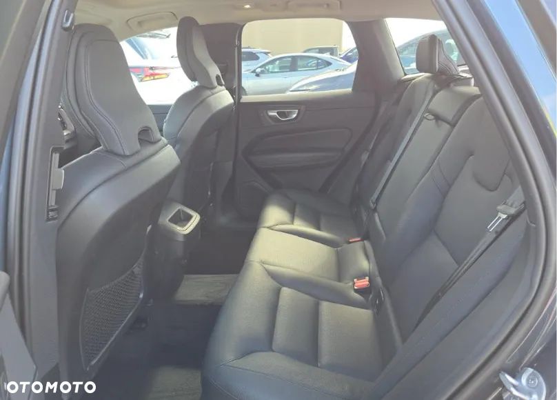 Volvo XC 60 B5 B AWD Plus Dark - 11