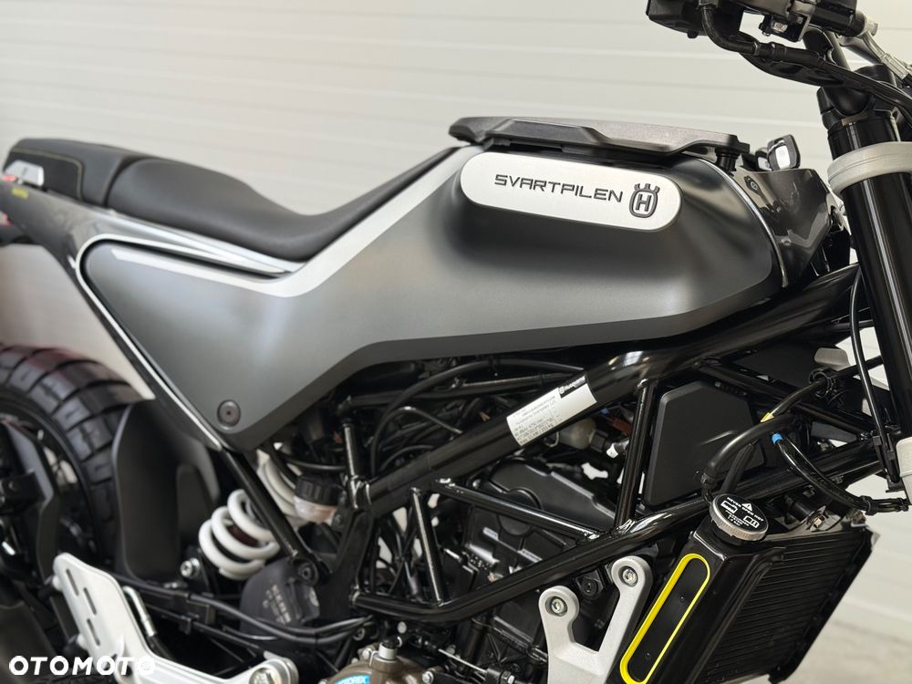 Husqvarna Svartpilen - 16