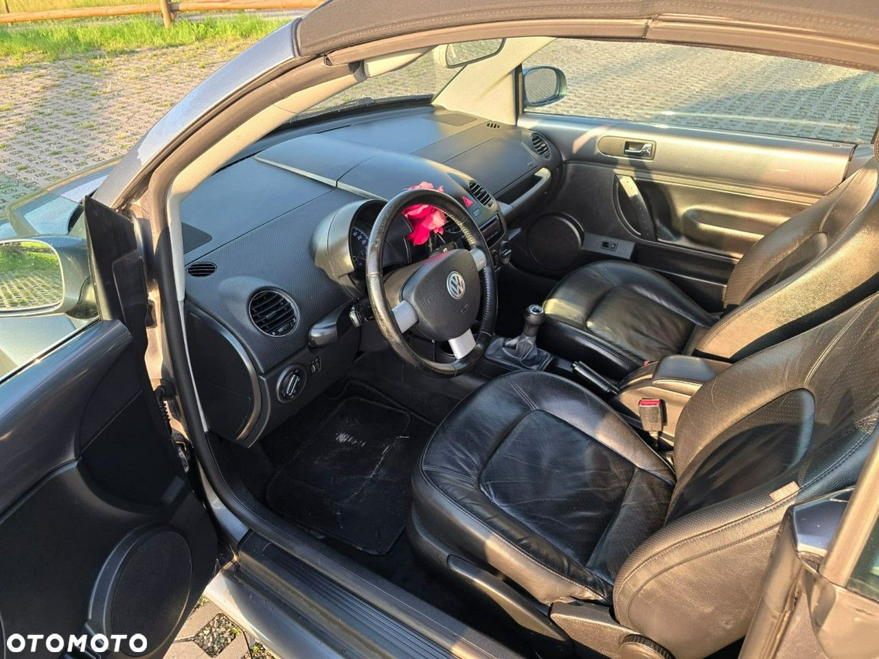 Volkswagen New Beetle - 8