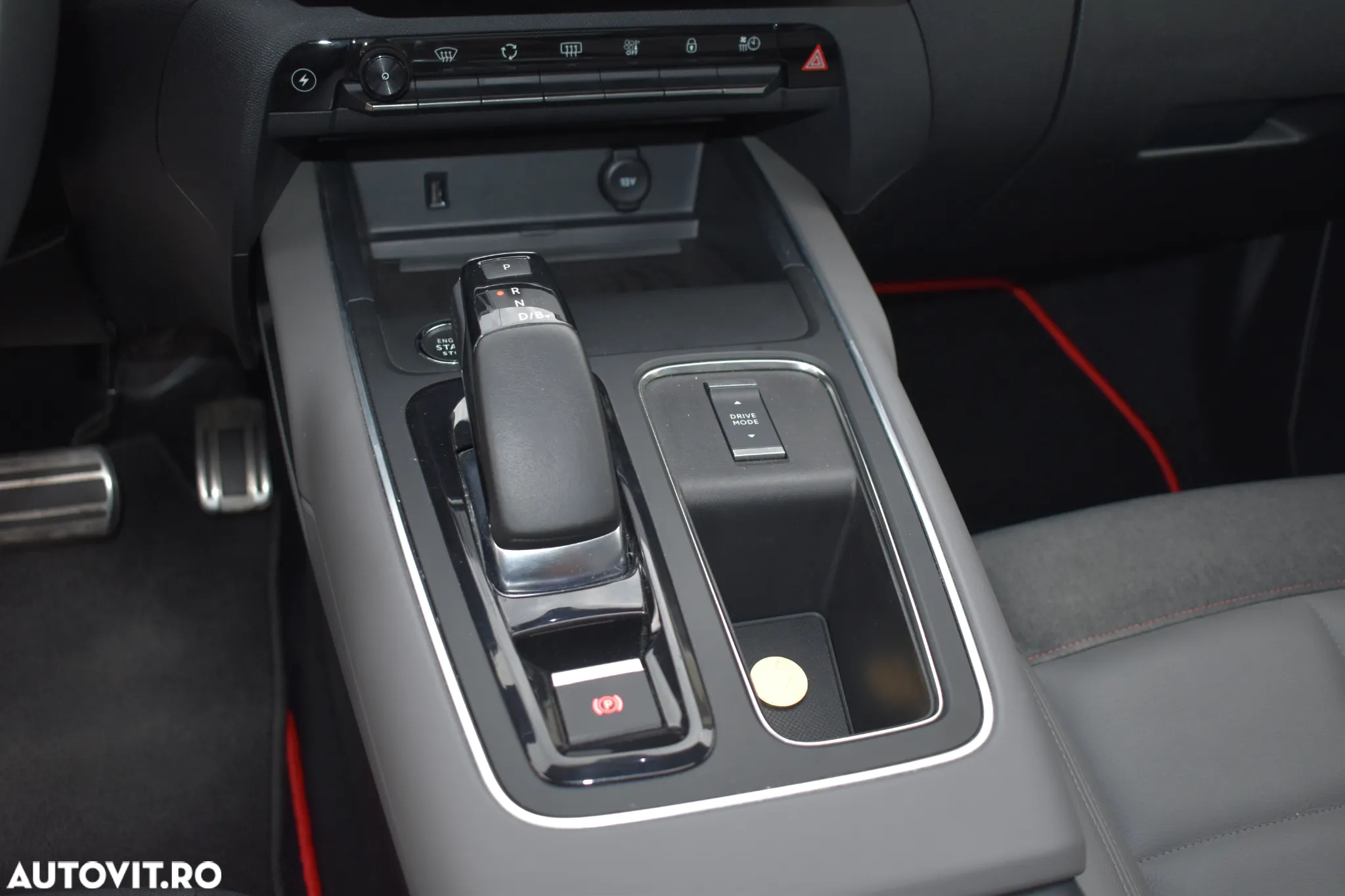 Citroën C5 Aircross Hybrid 225 e.EAT8 SHINE PACK - 32