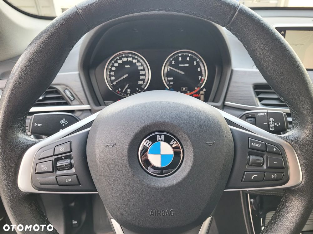 BMW X1 sDrive20i Sport Line - 25