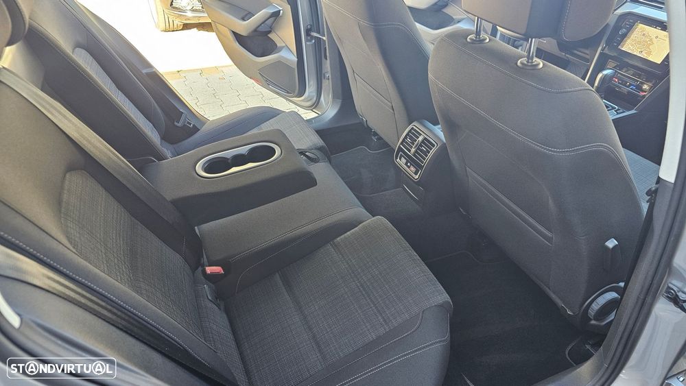 VW Passat Variant 2.0 TDi Business DSG - 11