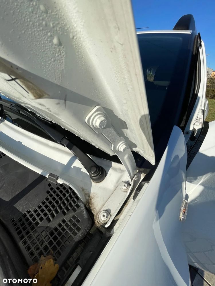 Dacia Duster 1.6 16V 4x4 Laureate - 26