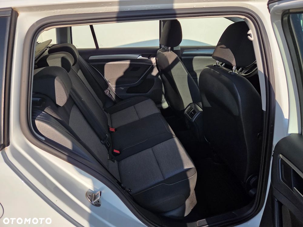 Volkswagen Golf - 12