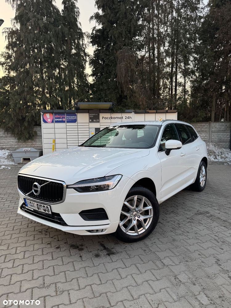 Volvo XC 60 T4 Momentum Pro - 1
