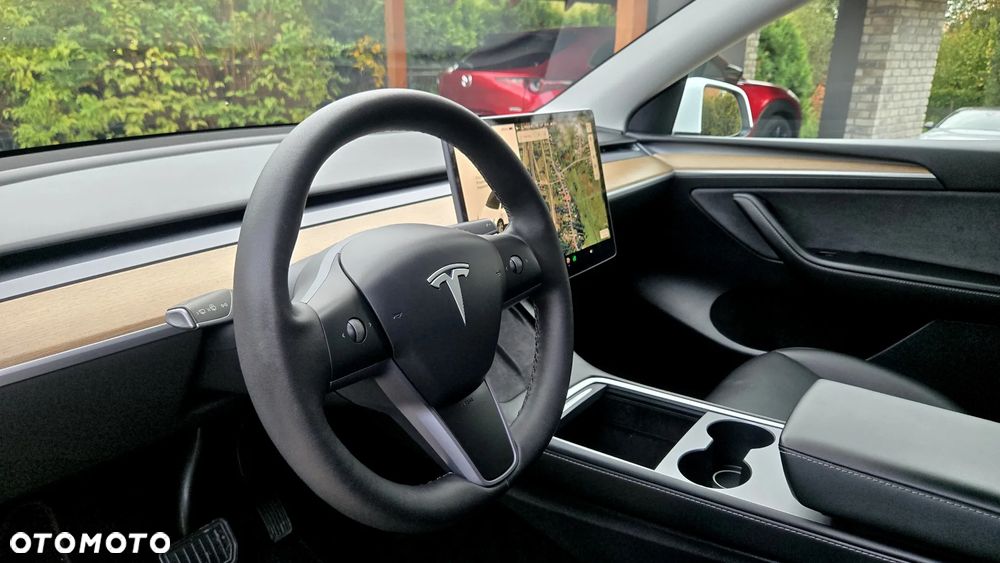 Tesla Model Y Long Range Dual Motor AWD - 23