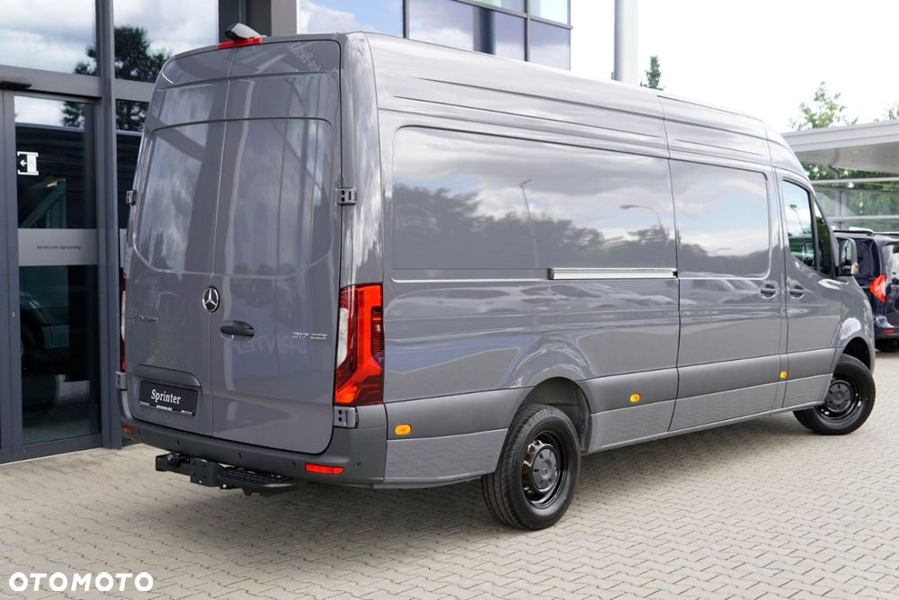 Mercedes-Benz Sprinter - 7