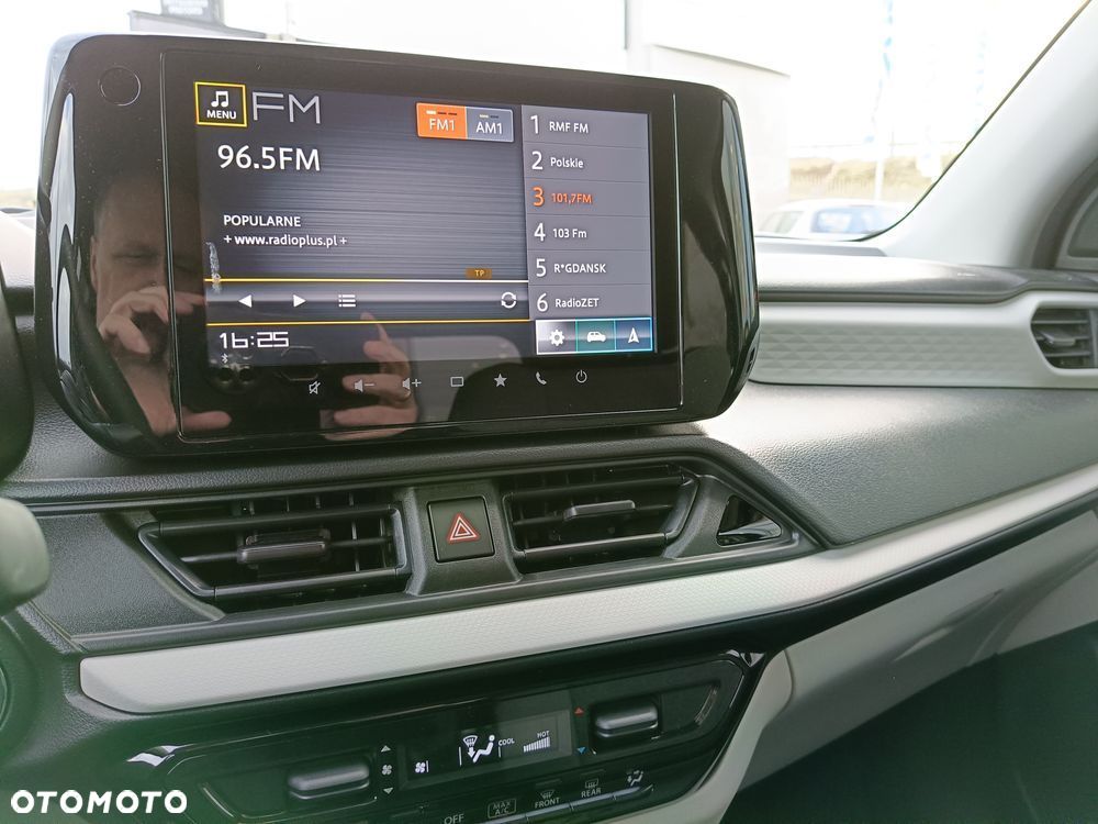 Suzuki Swift 1.2 Dualjet SHVS Premium Plus - 11