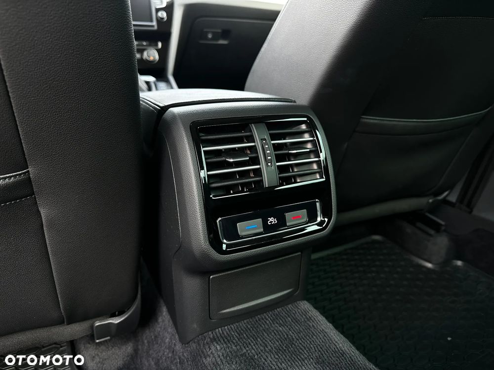 Volkswagen Passat 2.0 TDI Bi-Turbo BMT 4Mot Highline DSG - 14