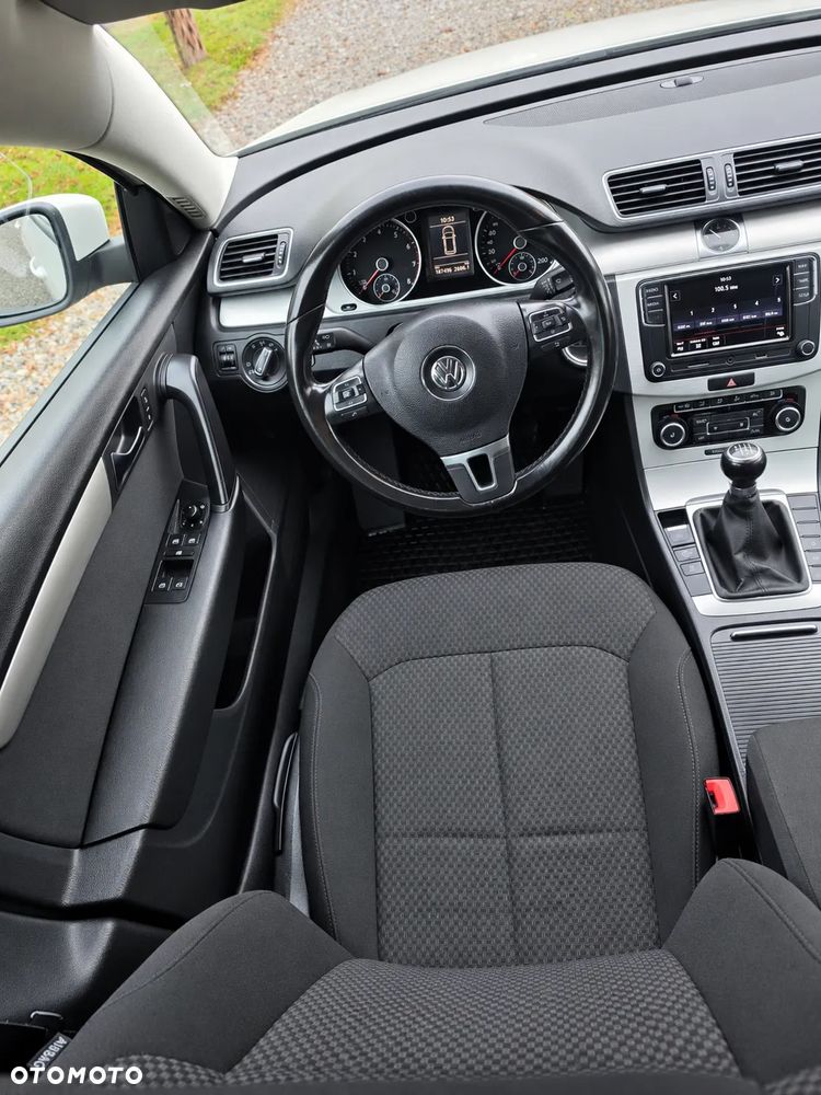 Volkswagen Passat - 6