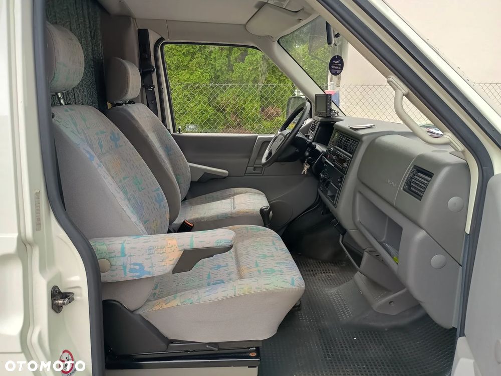 Volkswagen Transporter - 12