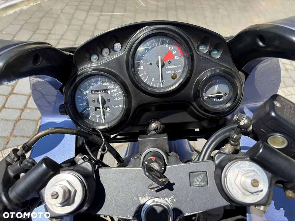 Honda CBR - 18
