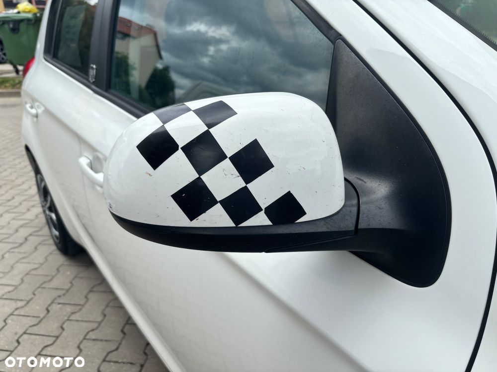 Hyundai i20 - 15