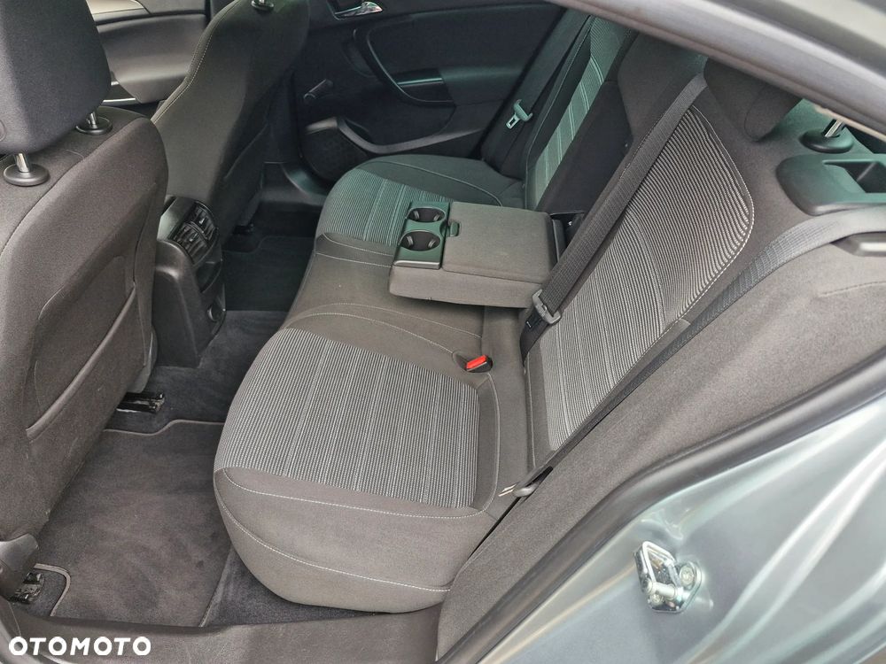 Opel Insignia 1.4 T Cosmo S&S - 8