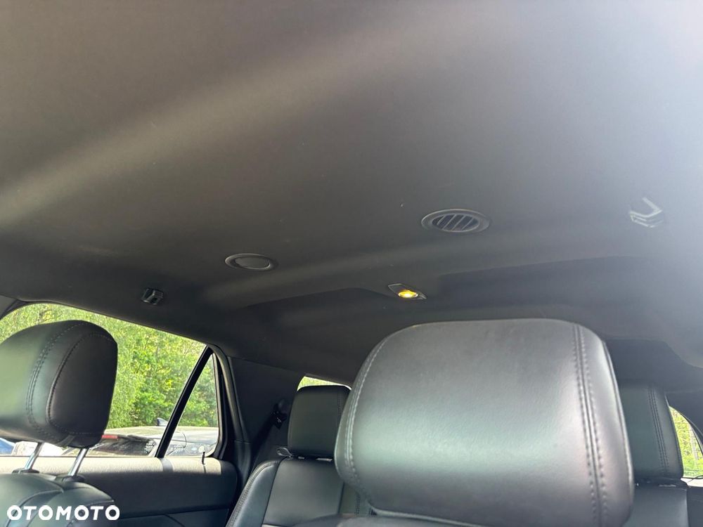 Ford Explorer - 24