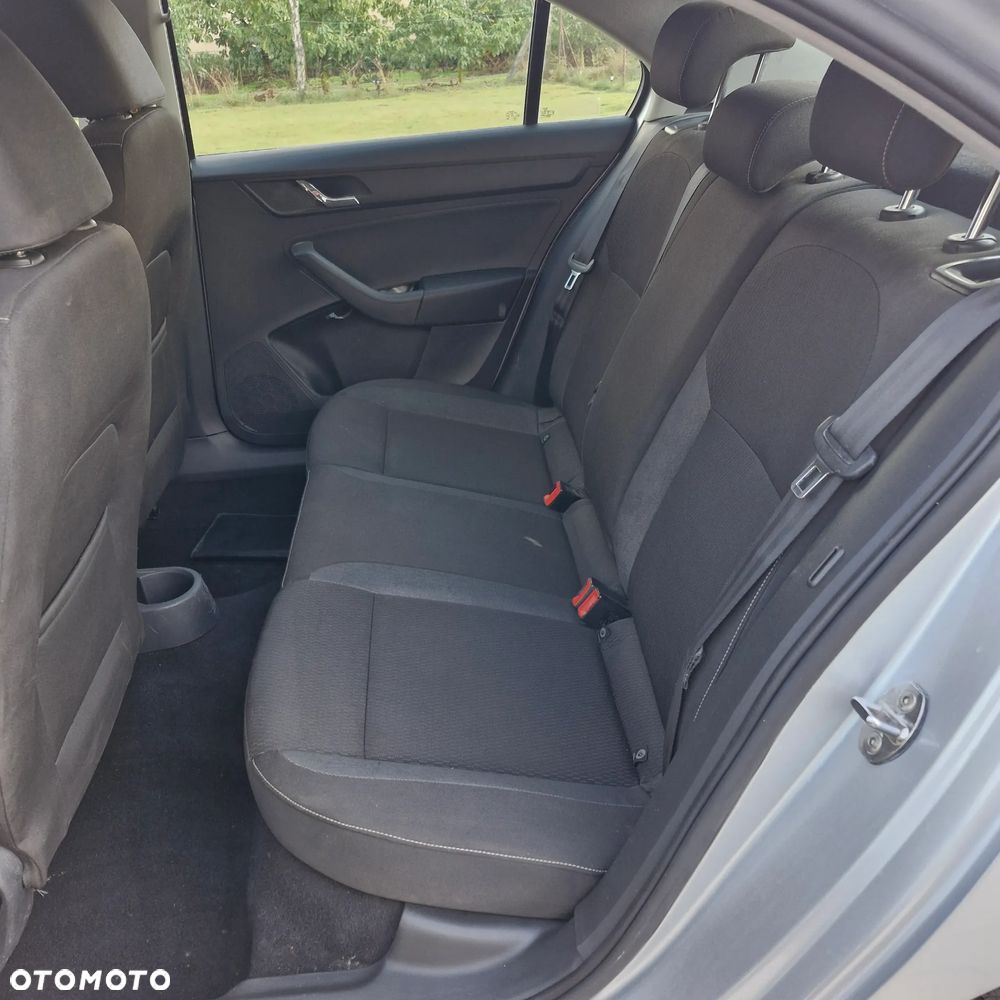 Skoda RAPID 1.6 TDI DPF Active - 10