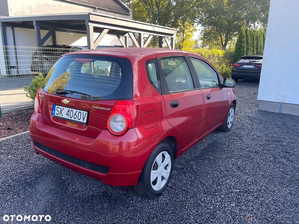 Chevrolet Aveo 2011 photo 3