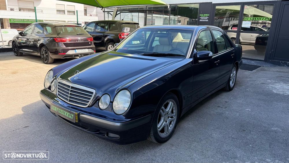 Mercedes-Benz E 220 - 1