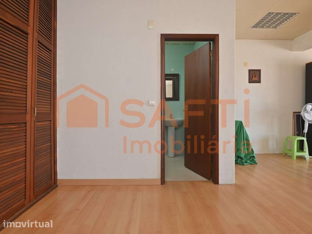 Loja com viabilidade de alteração para habitação - Póvoa de Santo A... - Grande imagem: 3/7