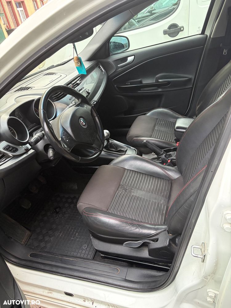 Alfa Romeo Giulietta 1.6 Mjet Distinctive - 11