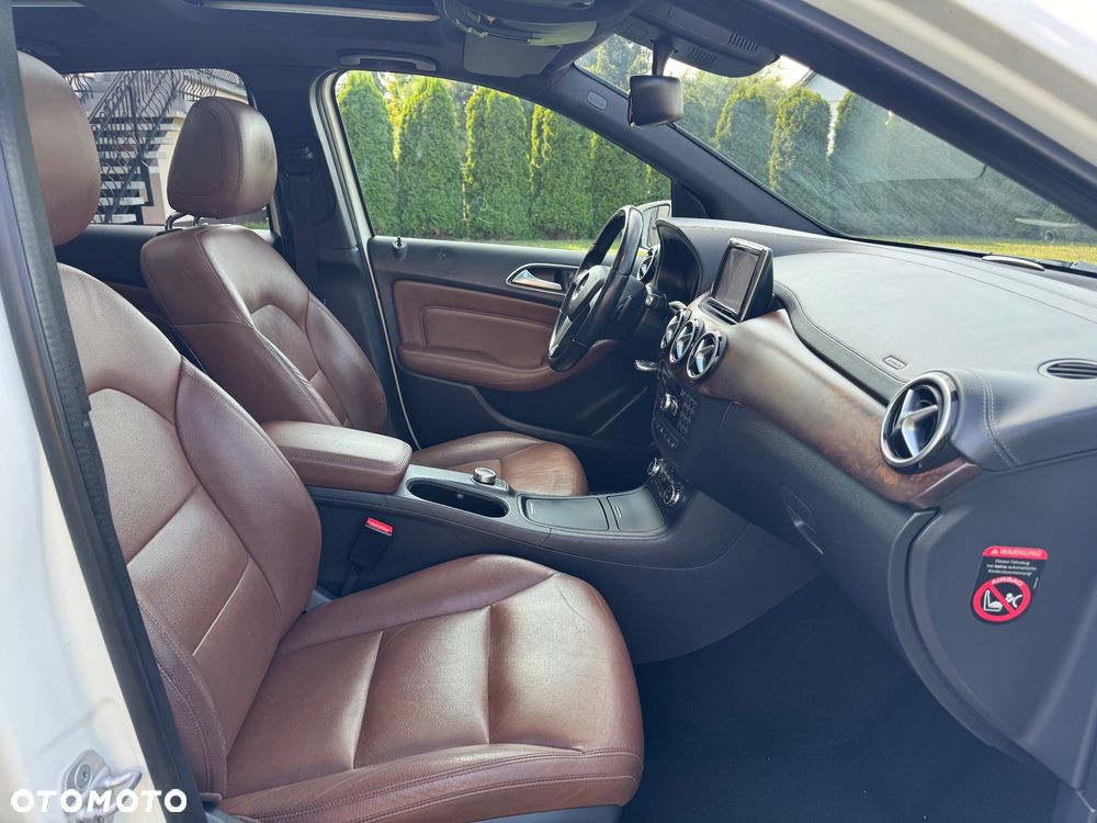 Mercedes-Benz Klasa B 200 7G-DCT AMG Line - 15