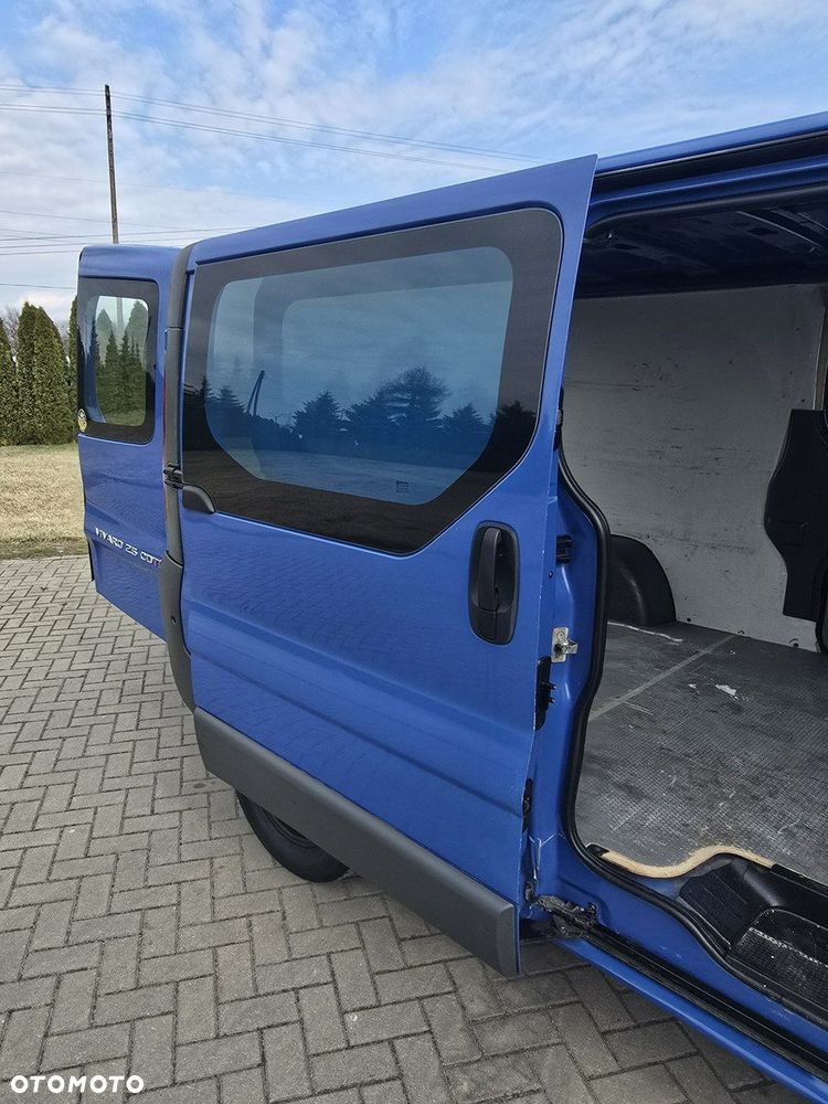 Opel Vivaro - 12