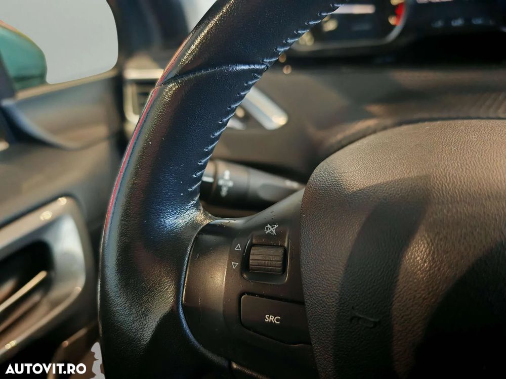 Peugeot 2008 1.2 PureTech Turbo EAT6 S&S Allure - 15