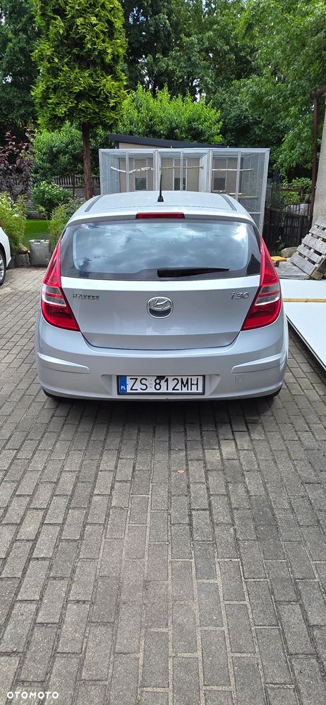 Hyundai i30 1.4 Base + - 4
