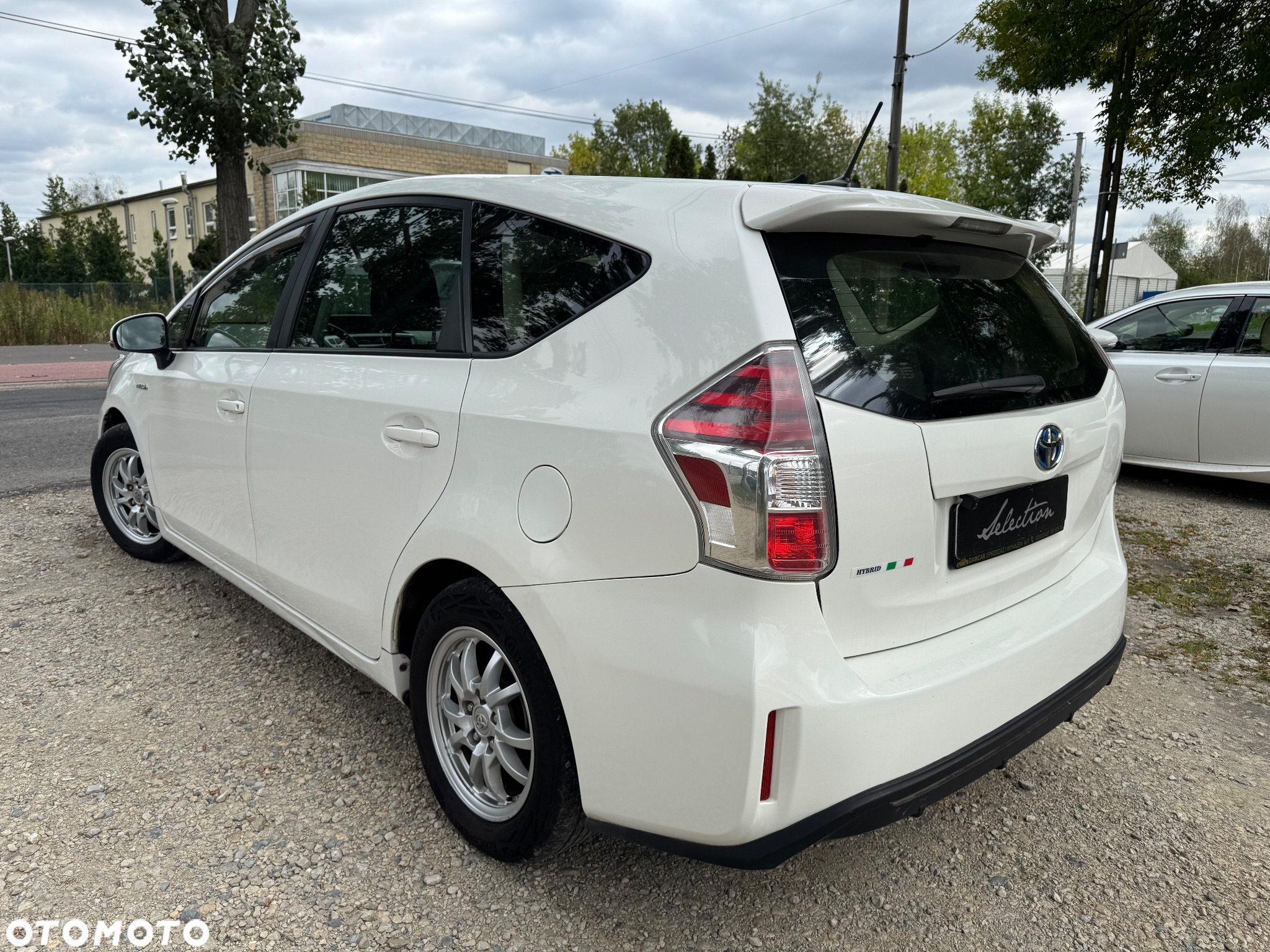 Toyota Prius+ (Hybrid) Comfort - 4
