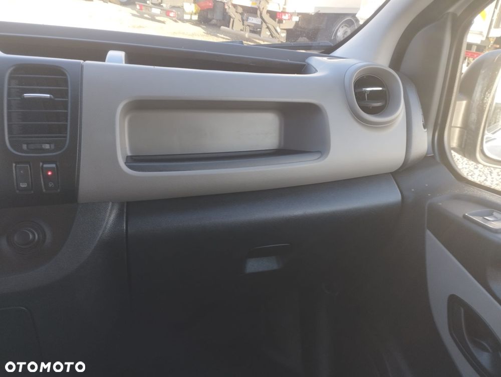 Renault Trafic Chłodnia 125KM 2 zasilania chłodni - 17