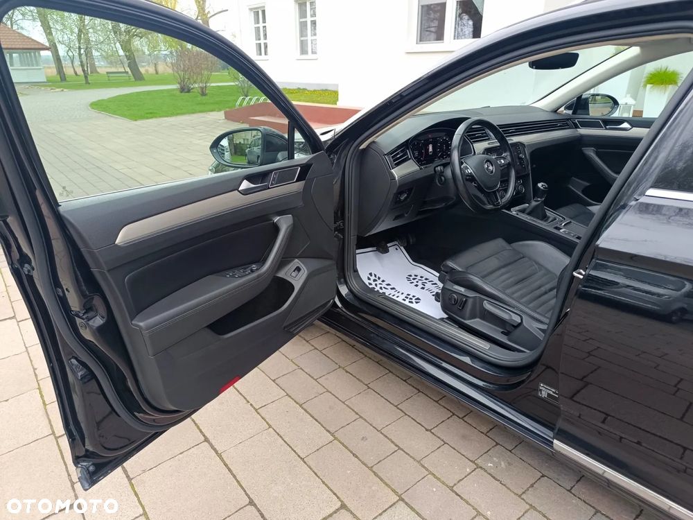 Volkswagen Passat 2.0 TDI (BlueMotion Technology) Highline - 20