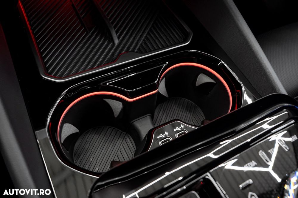 BMW Seria 5 550e xDrive Aut. - 36