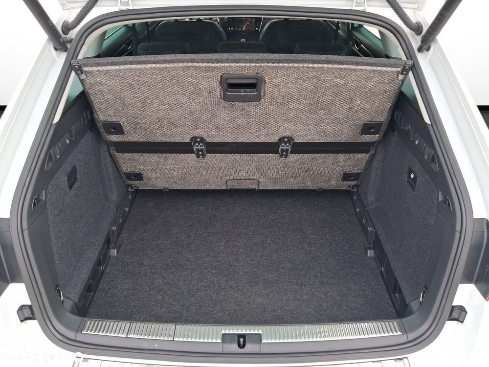 Skoda Superb 2.0 TDI SCR Style DSG - 20