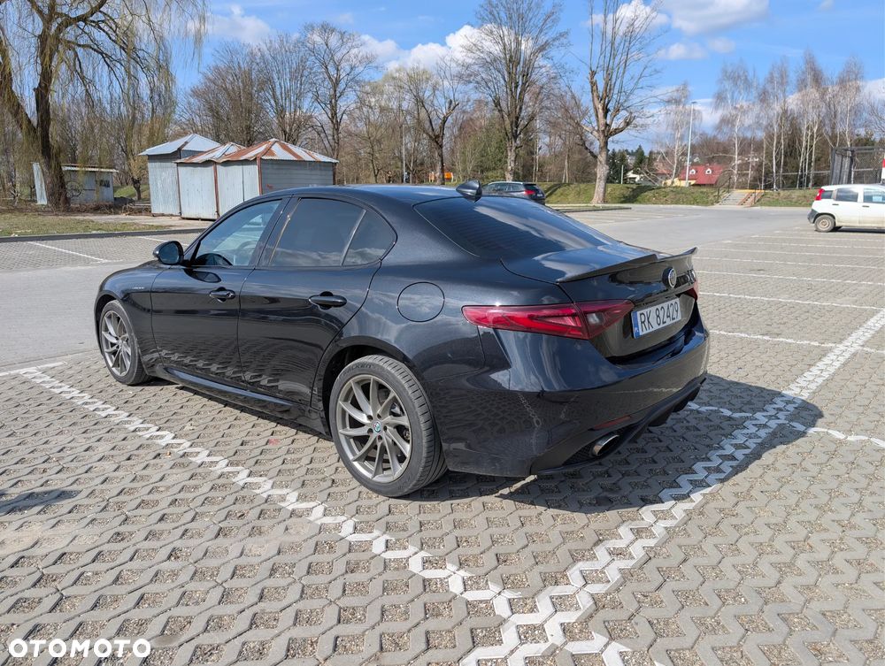 Alfa Romeo Giulia 2.0 Turbo 16V AT8-Q4 Veloce - 7