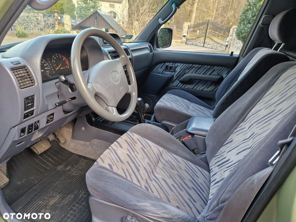 Toyota Land Cruiser - 7
