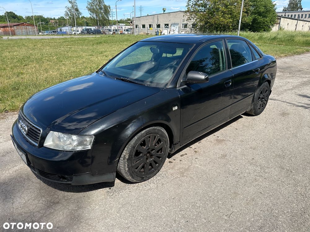 Audi A4 Limousine - 1