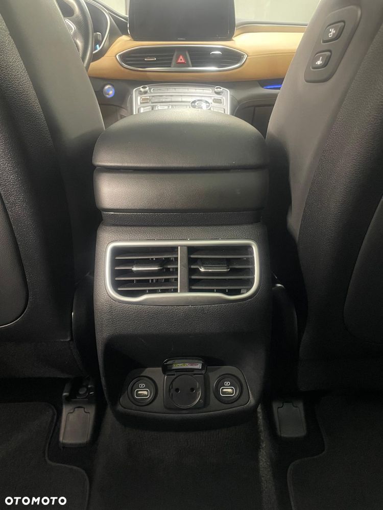 Hyundai Santa Fe 1.6 Plugin-Hybrid 4WD Signature - 17