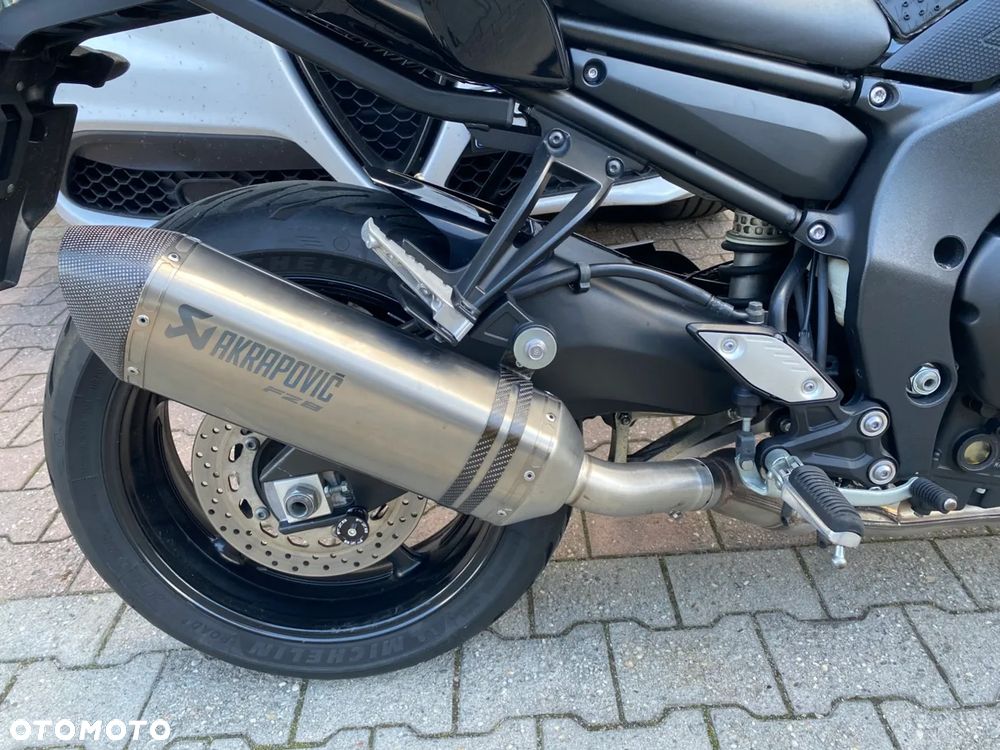 Yamaha FZ8 - 10