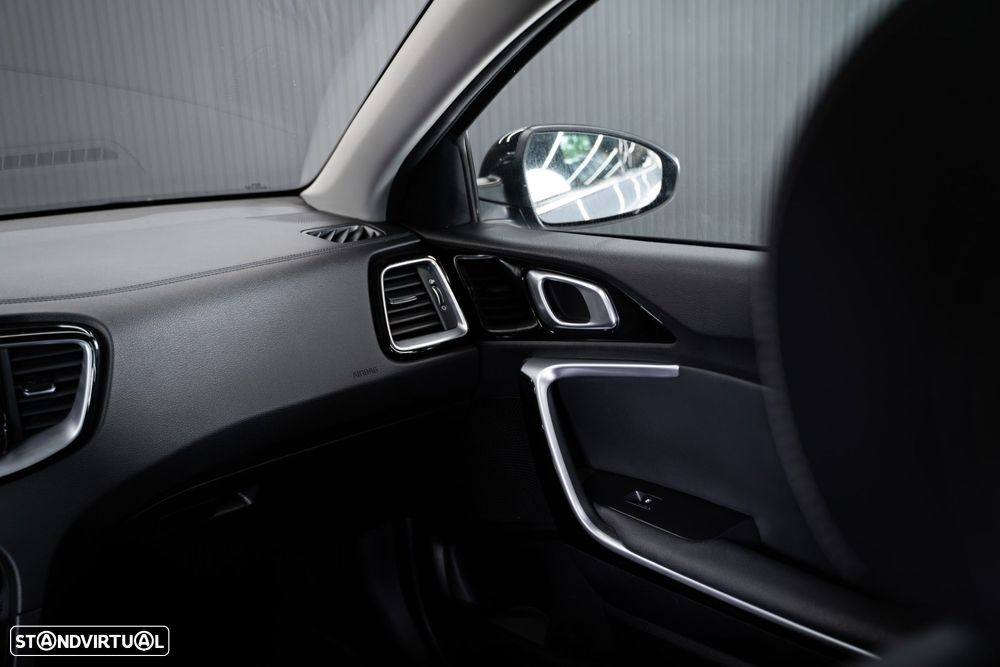 Kia XCeed 1.6 CRDi MHEV Drive - 43